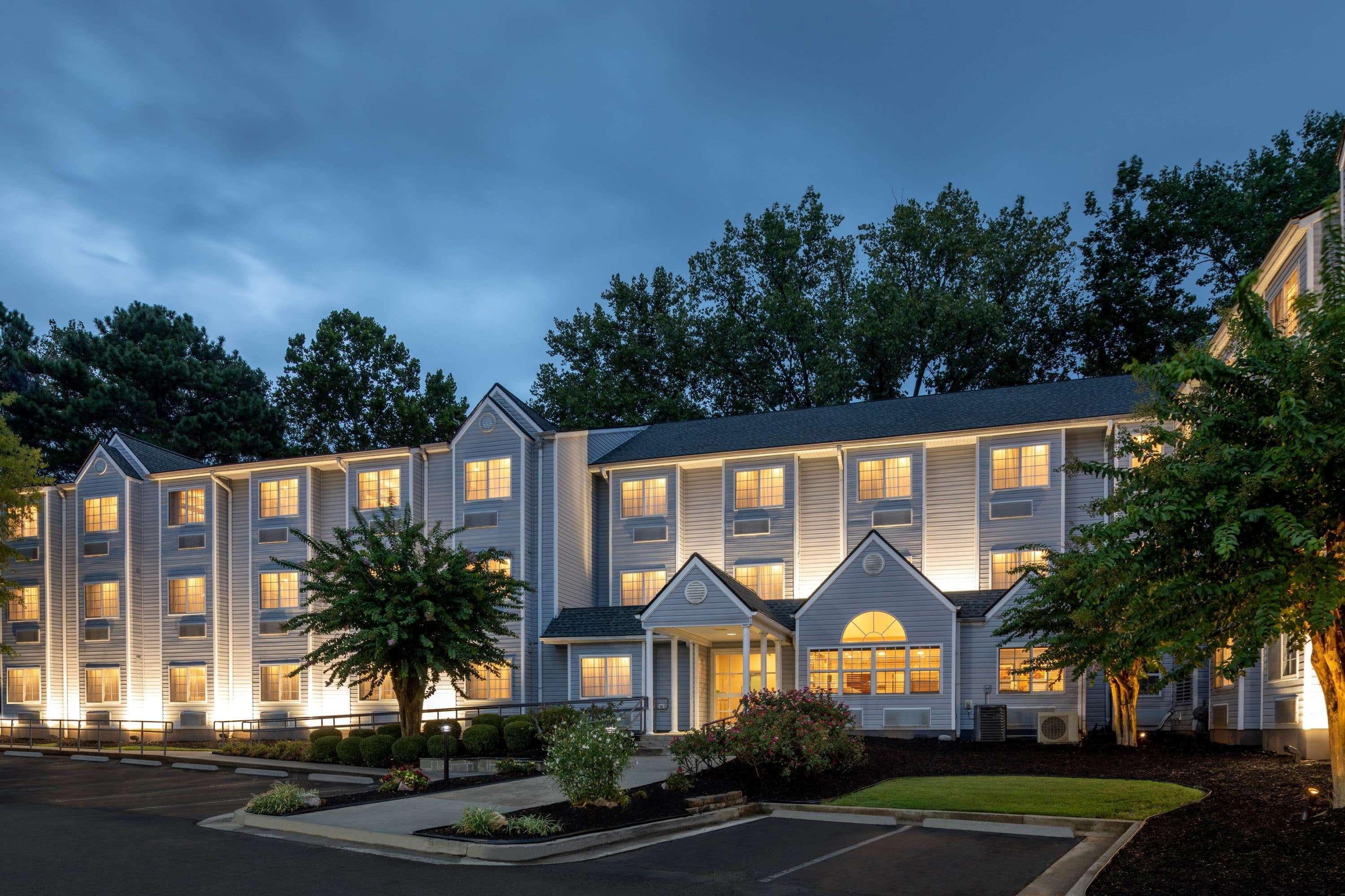 Microtel Inn & Suites By Wyndham Atlanta Buckhead Area Exterior photo